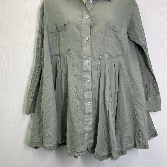 Free People - Light Green Button Down Raw Hemline Flowy Blouse Size Small - Picture 7 of 11